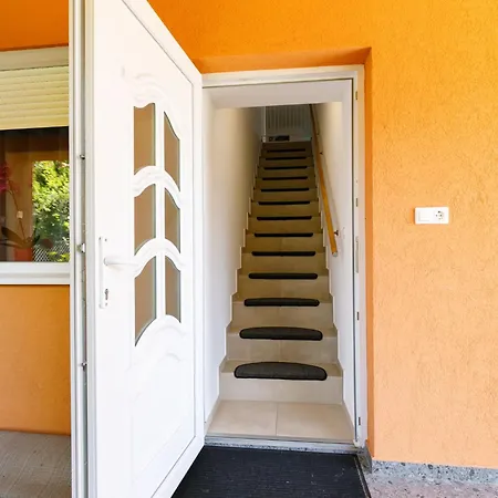 Beate - Bac121 By Interhome *